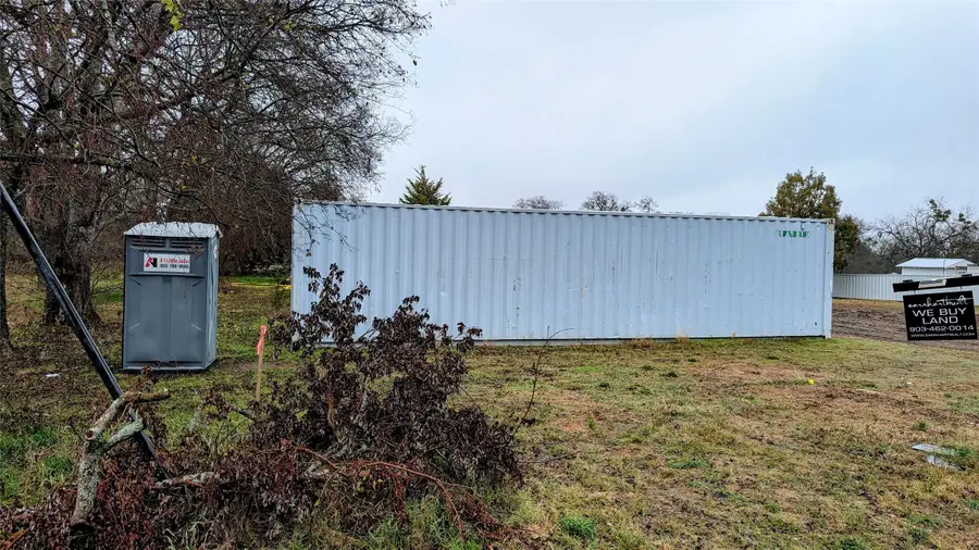 410 E Locust Street, Whitewright, TX 75491 - Image #2