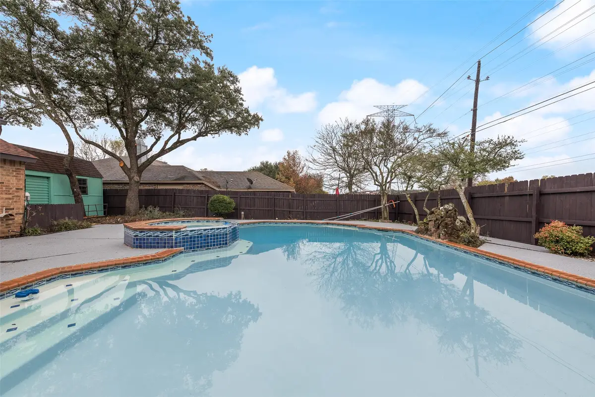 1040 Eagle Drive, Desoto, TX 75115 - Image #1