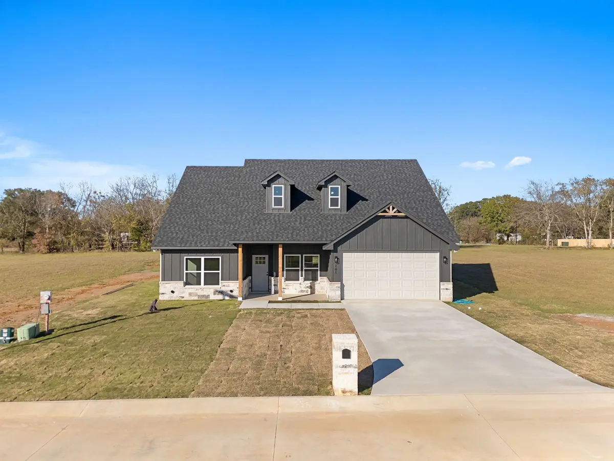 105 W Teal Drive, Rusk, TX 75785 - Image #1
