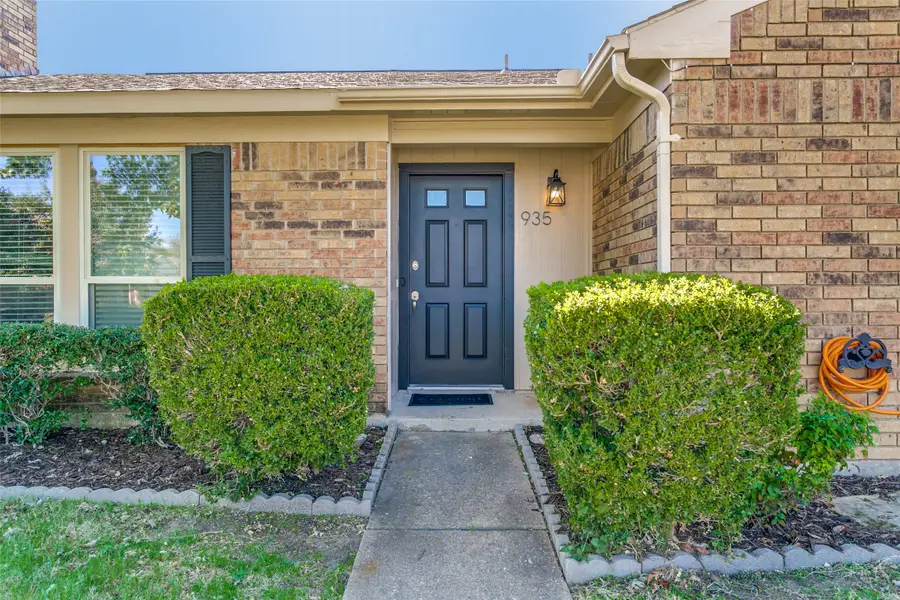 935 Mapleleaf Lane, Coppell, TX 75019 - Image #3