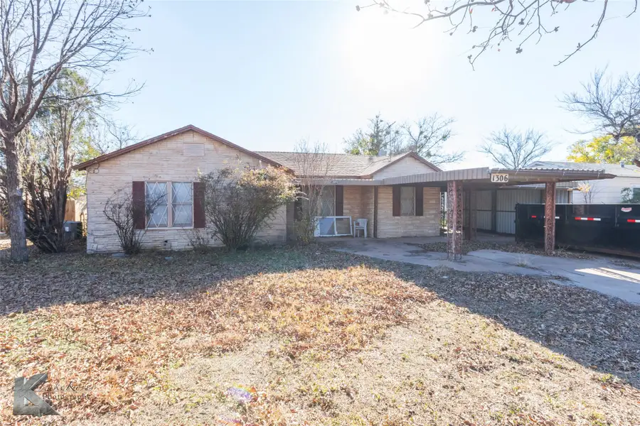 1306 Landon Street, Stamford, TX 79553 - Image #2