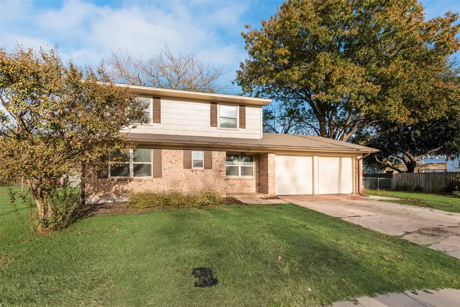 106 Apache Court, Waxahachie, TX 75165 - Image #2