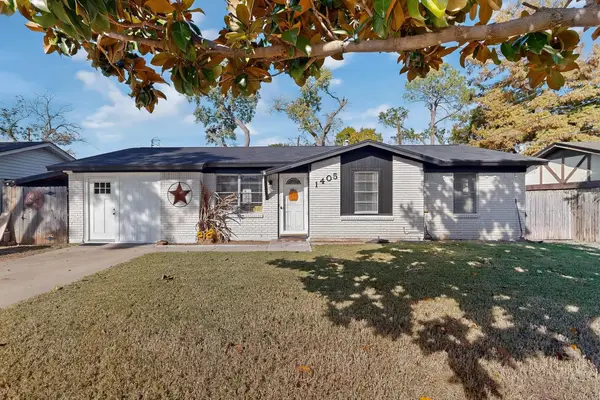 1405 Bryan Drive, Bedford, TX 76022