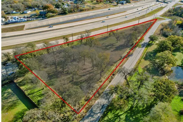 1716 Southeast Parkway, Azle, TX 76020