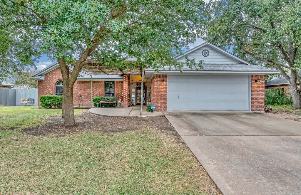 2121 Rey Drive, Waco, TX 76712 - Image #1