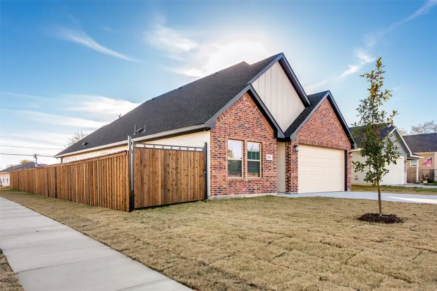 5601 Houghton Avenue, Fort Worth, TX 76107 - Image #2