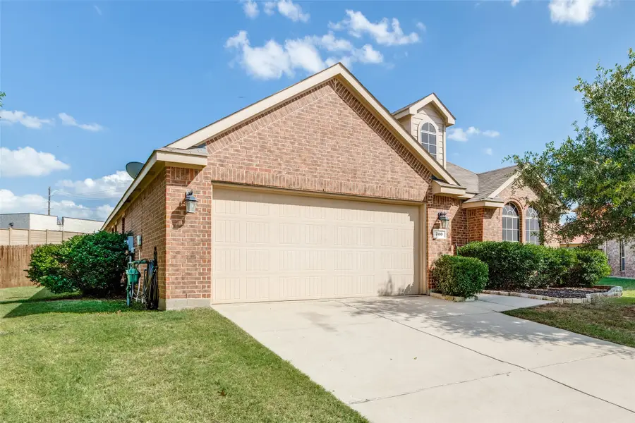 700 Lark Drive, Aubrey, TX 76227 - Image #2