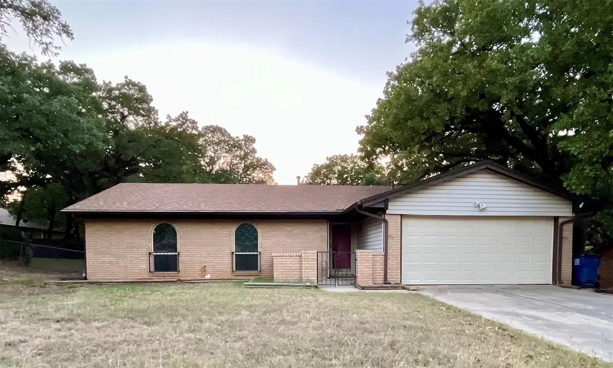 209 N Jarvis Lane, Azle, TX 76020 - Image #1