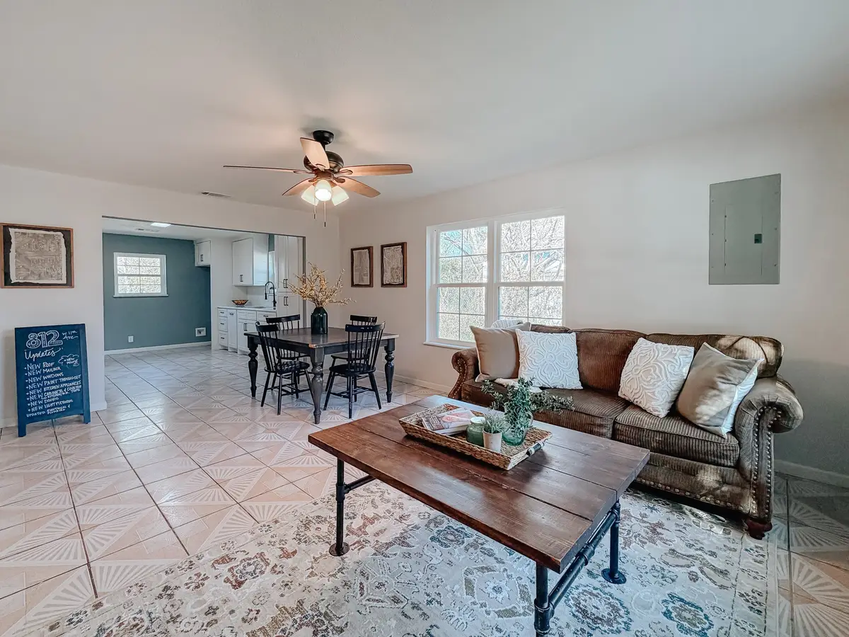 812 W 11th Avenue, Corsicana, TX 75110 - Image #1