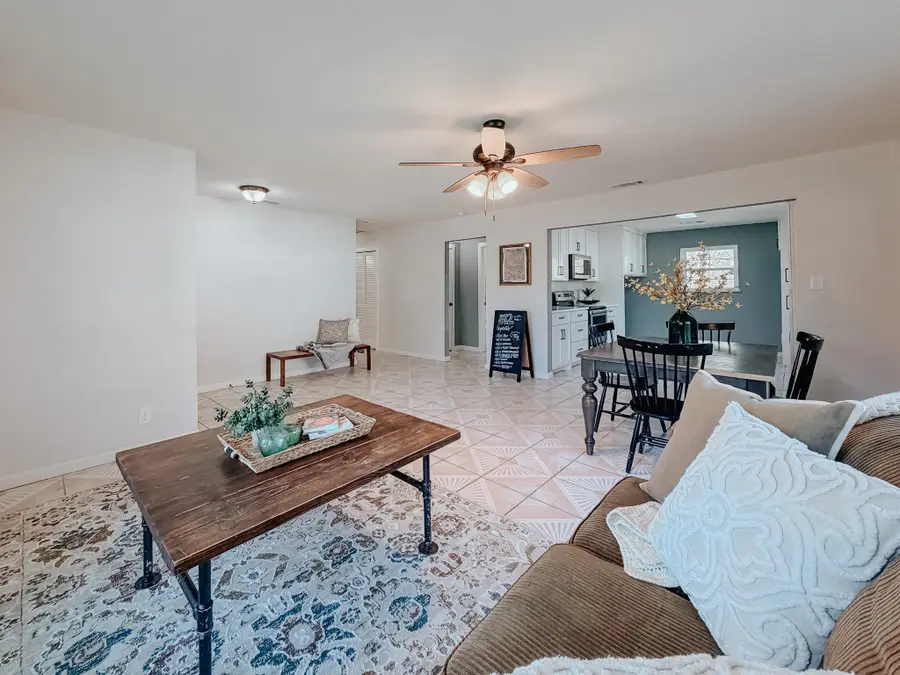 812 W 11th Avenue, Corsicana, TX 75110 - Image #2