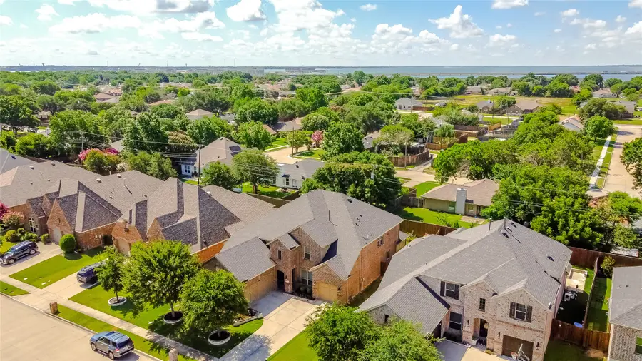 6912 Barolo Drive, Rowlett, TX 75088 - Image #2