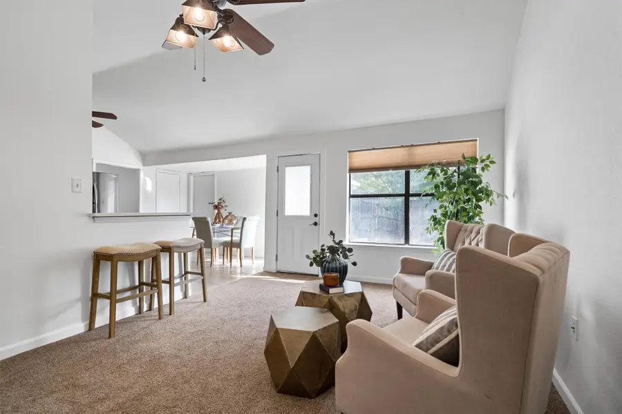 1601 Autumn Breeze Lane, Lewisville, TX 75077 - Image #2