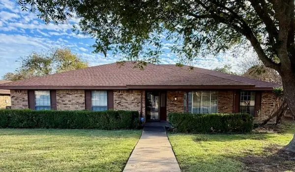 4521 Cinnamon Hill Drive, Fort Worth, TX 76133