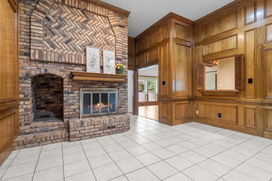 852 Windsong Court, Bedford, TX 76021 - Image #3