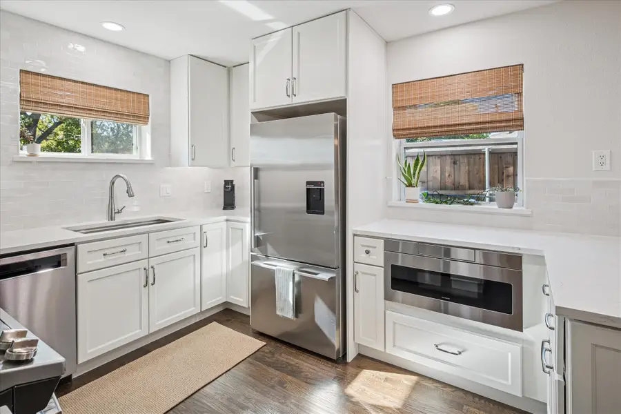 821 Peavy Road, Dallas, TX 75218 - Image #3