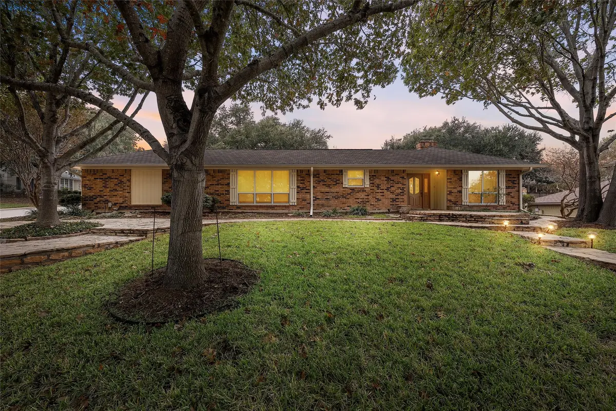 3900 Green Valley Drive, Waco, TX 76710 - Image #1