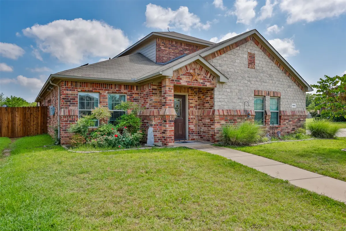 1800 Silver Oaks Drive, Gainesville, TX 76240 - Image #1