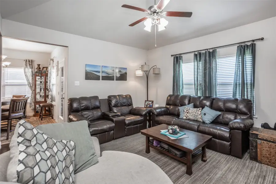 1800 Silver Oaks Drive, Gainesville, TX 76240 - Image #3