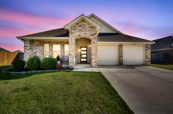254 Equestrian Drive, Waxahachie, TX 75165
