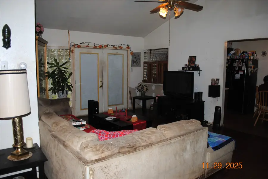 1539 Willowbrook Street, Lancaster, TX 75134 - Image #2