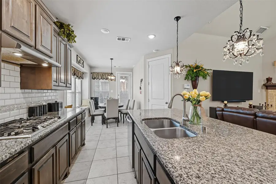 4302 Meadow Hawk Drive, Arlington, TX 76005 - Image #3