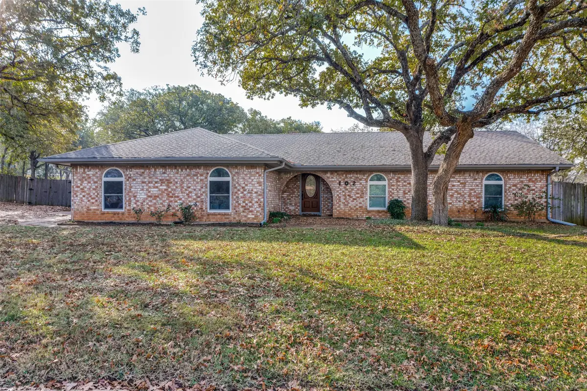 102 Hillside Drive W, Burleson, TX 76028 - Image #1