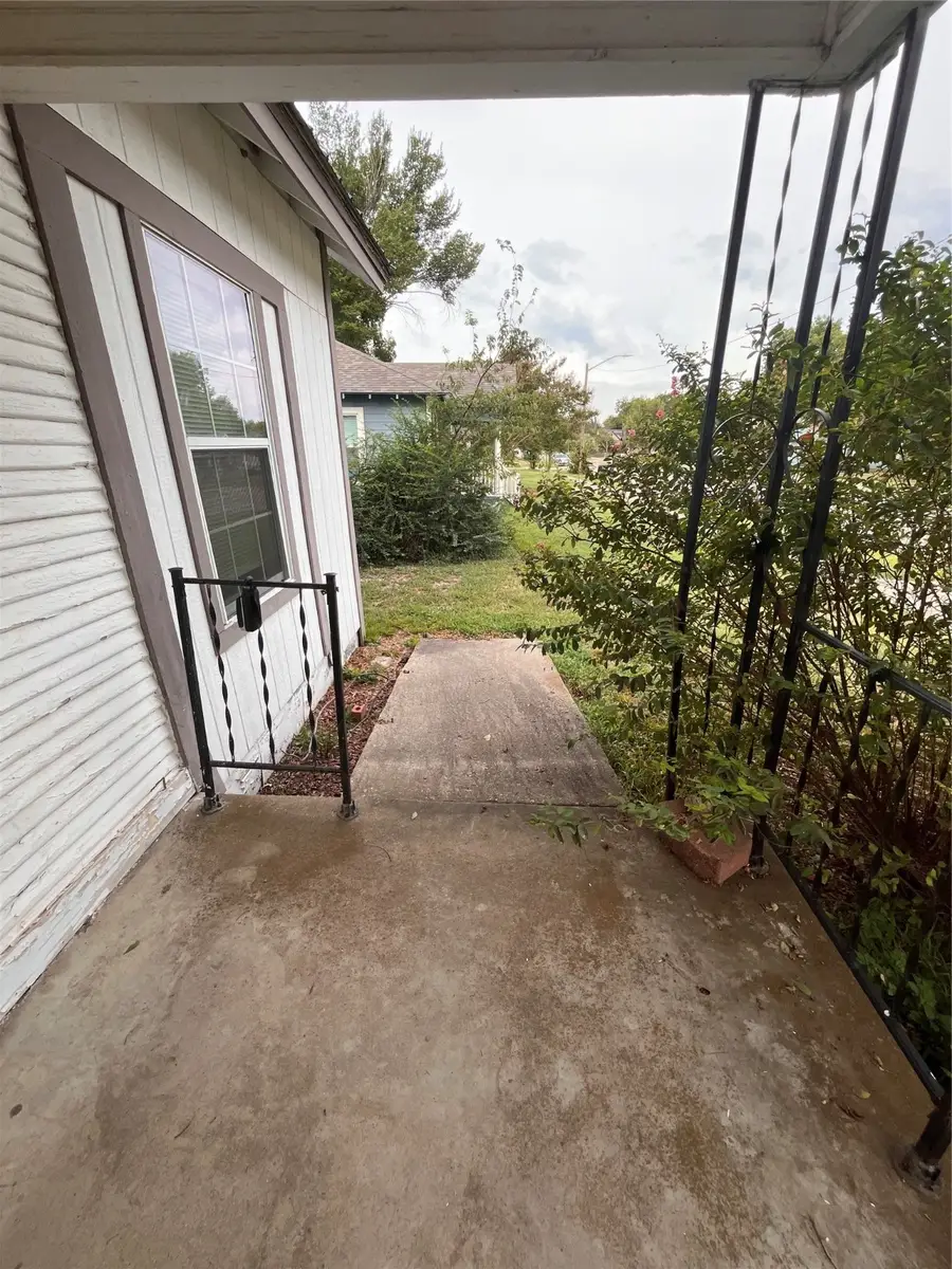 2928 Bomar Avenue, Fort Worth, TX 76103 - Image #3