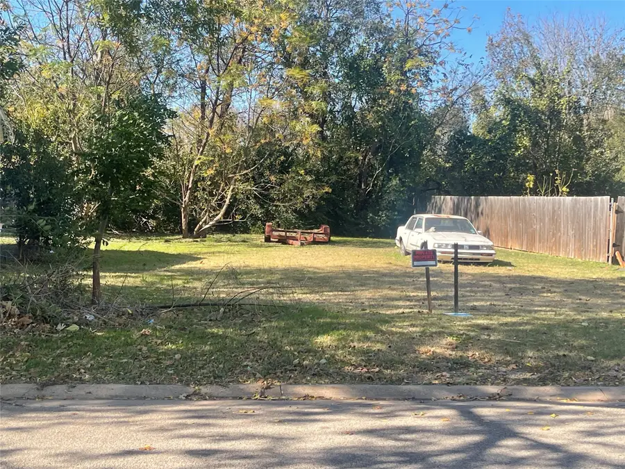 114 & 116 Flowers Street, Waxahachie, TX 75165 - Image #3