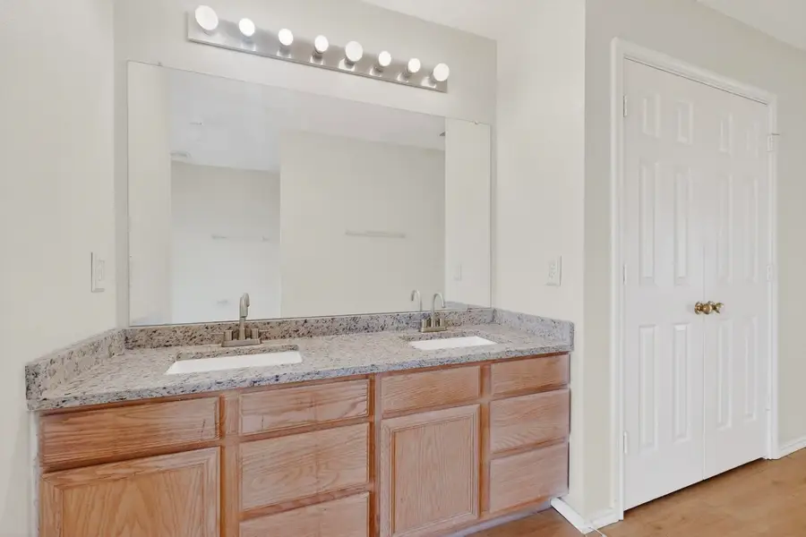 824 Willow Wood Drive, Cedar Hill, TX 75104 - Image #3