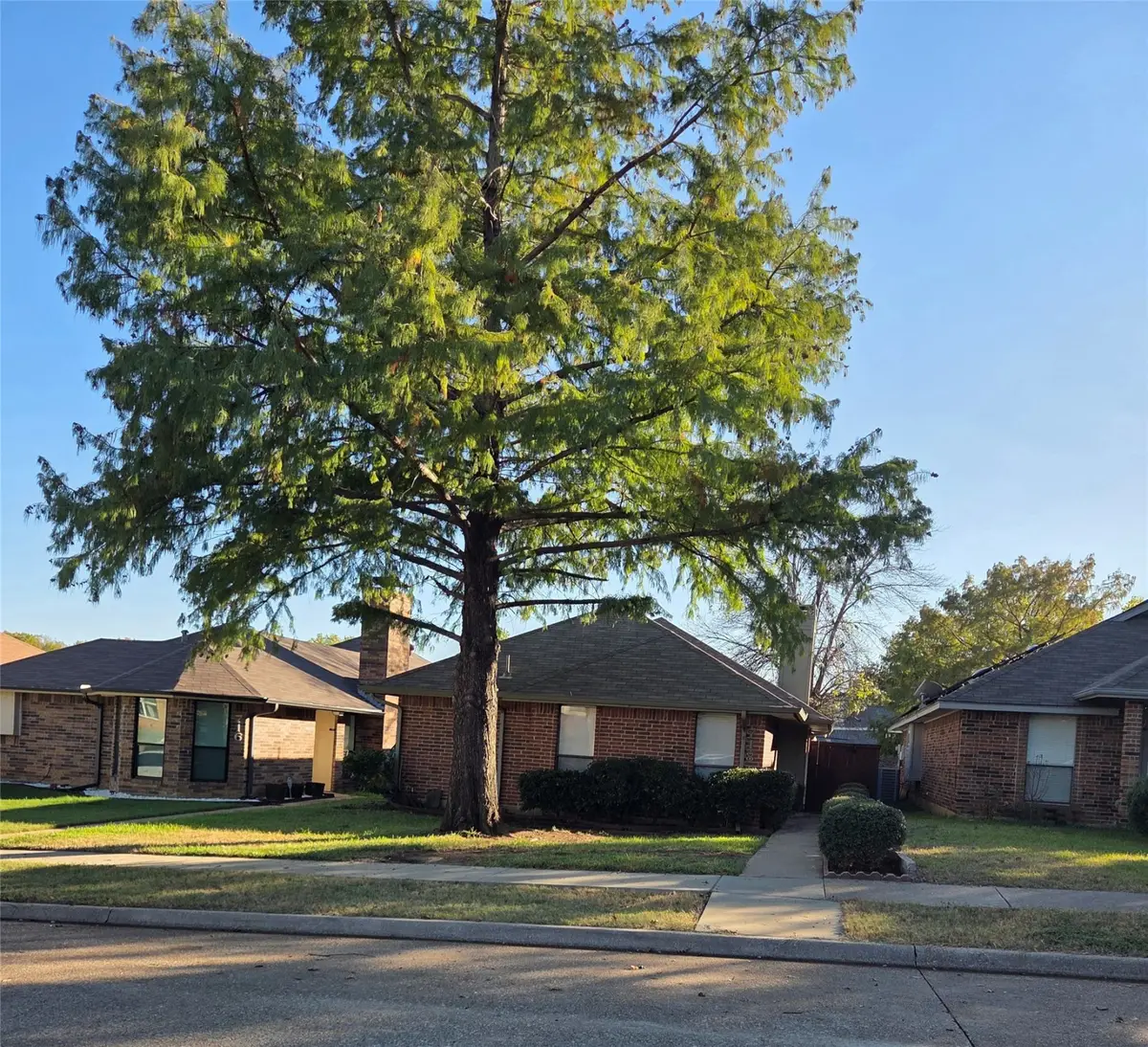 718 Red Oak Drive, Lewisville, TX 75067 - Image #1