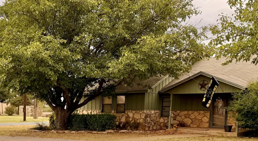 504 Loop Road, Quanah, TX 79252 - Image #2