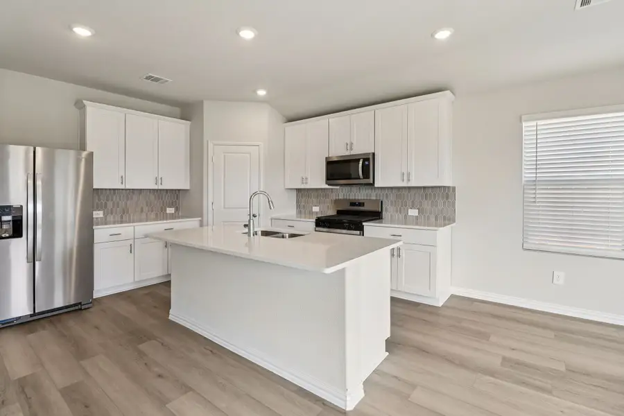 703 London Town Lane, Princeton, TX 75071 - Image #3