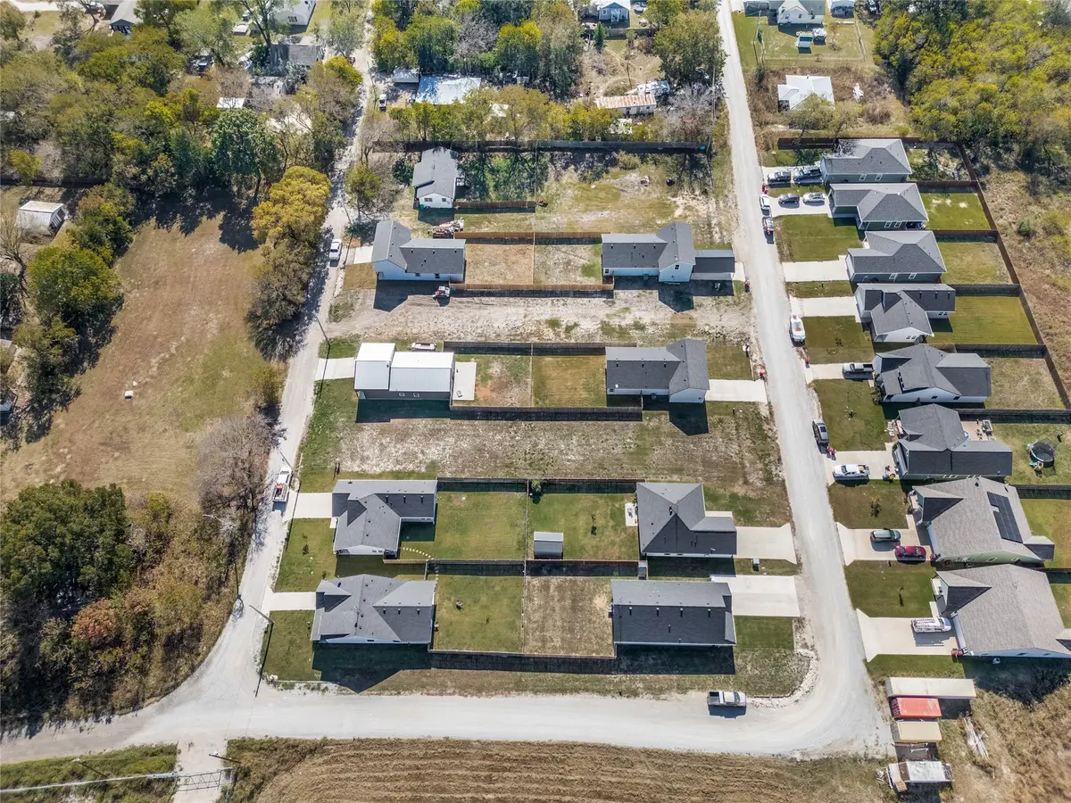 318 N Helton Street, Randolph, TX 75475 - Image #1