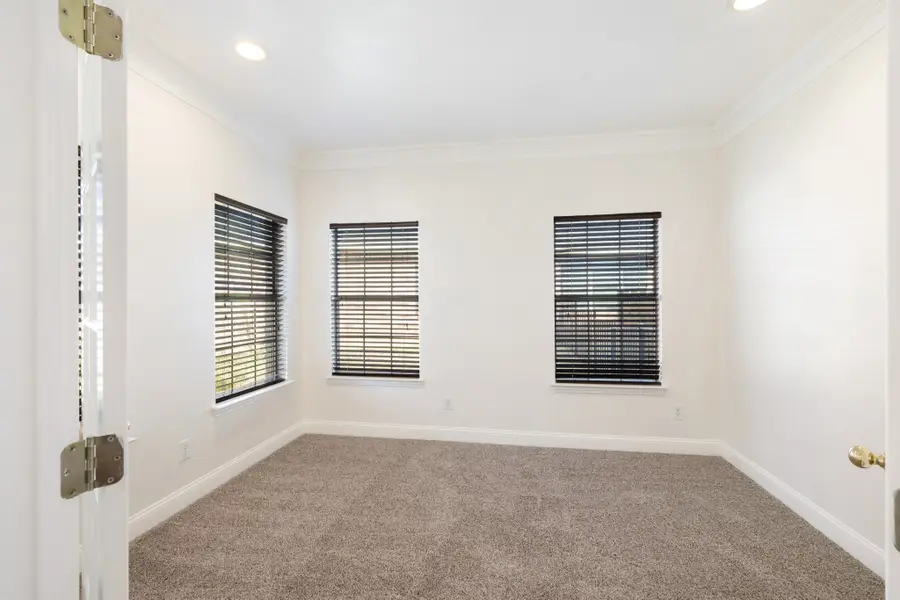 2824 Greenway Drive, Burleson, TX 76028 - Image #3