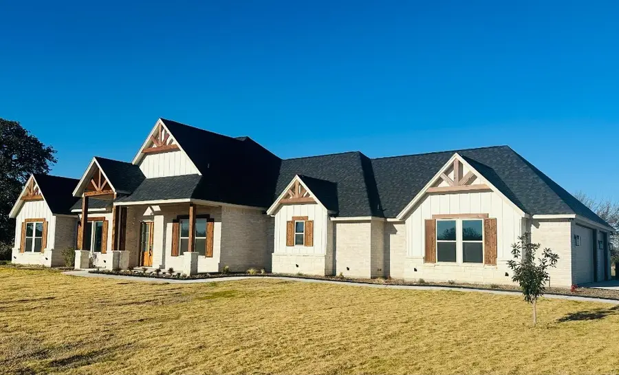 215 Salt Creek Court, Weatherford, TX 76087 - Image #2