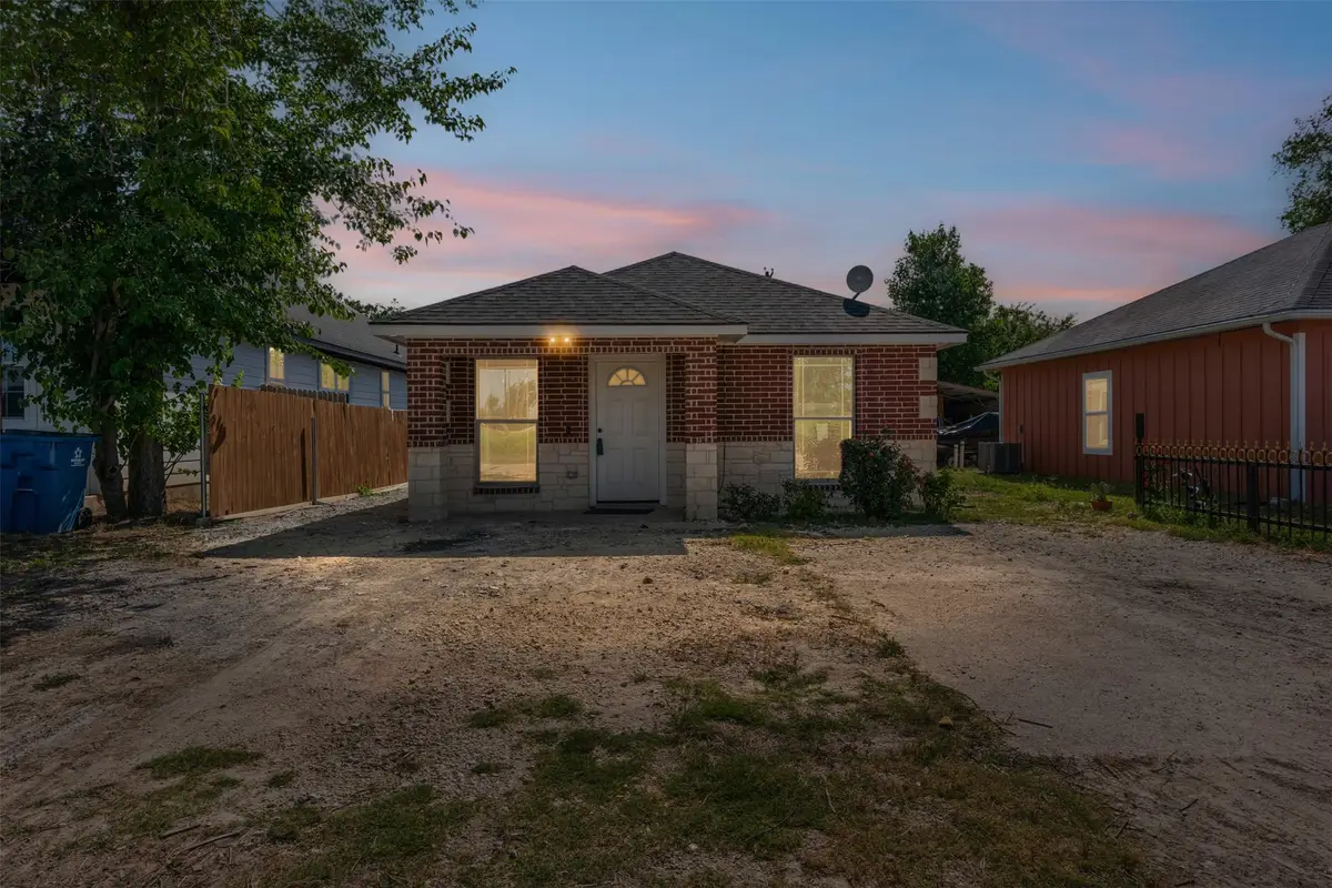 104 S Wall Street, Itasca, TX 76055 - Image #1