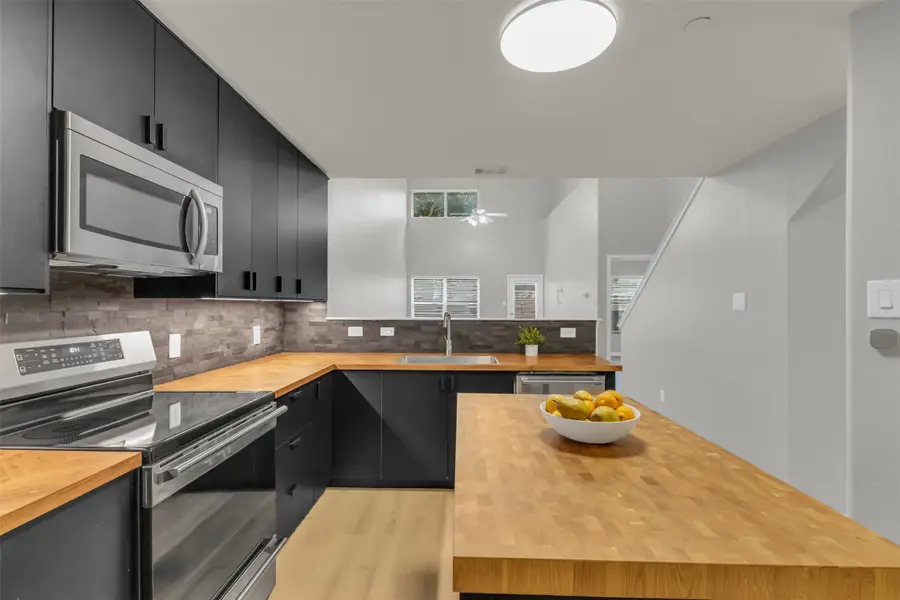 9731 Wake Bridge Drive, Frisco, TX 75035 - Image #3