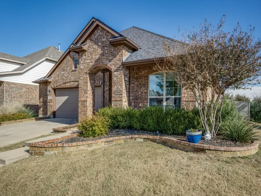200 Oakmont Drive, Argyle, TX 76226 - Image #2