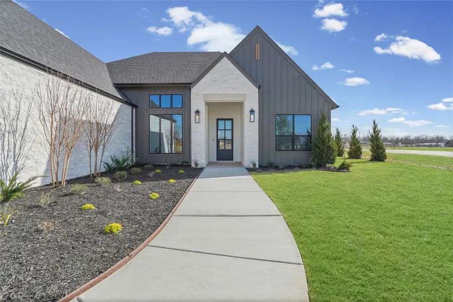 1100 Beginnings Drive, Granbury, TX 76049 - Image #3