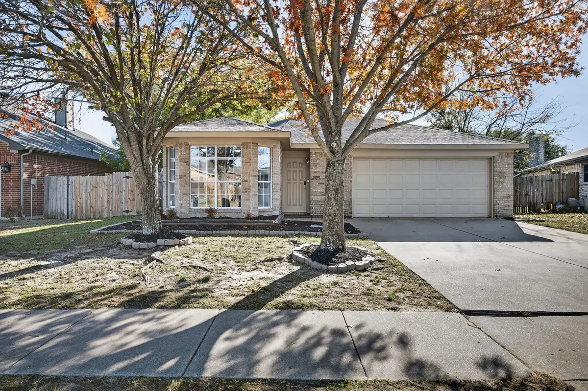 7328 Summerset Drive, Benbrook, TX 76126 - Image #1