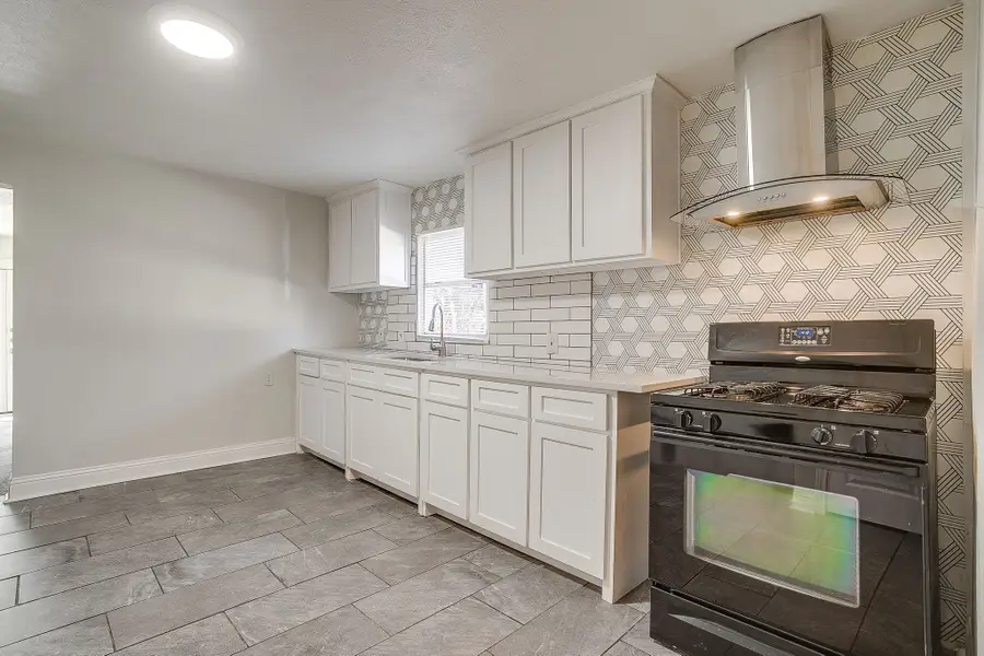 5809 Houghton Avenue, Fort Worth, TX 76107 - Image #2