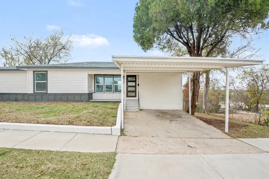 928 Ash Crescent Street, Fort Worth, TX 76104 - Image #2