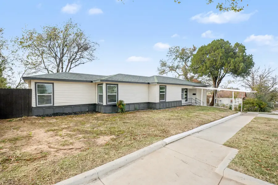 928 Ash Crescent Street, Fort Worth, TX 76104 - Image #3