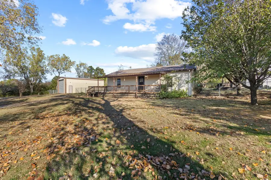 136 Cottonwood Lane, Pottsboro, TX 75076 - Image #3