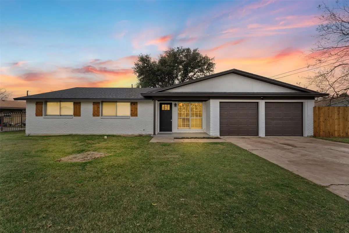 4300 Greenbriar Drive, Waco, TX 76705 - Image #1