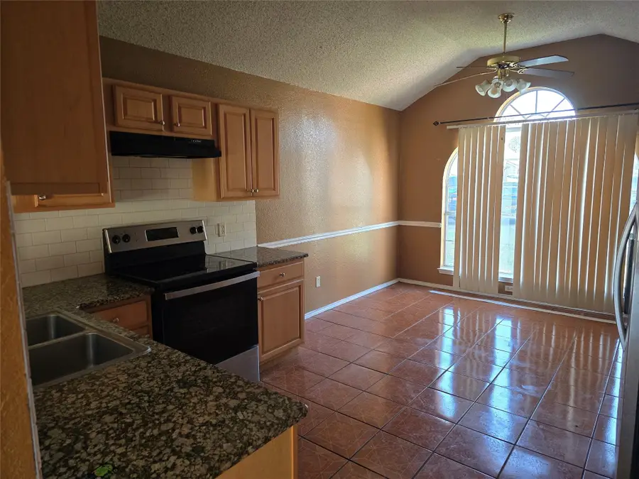 5537 Four Winds Drive, Arlington, TX 76018 - Image #2