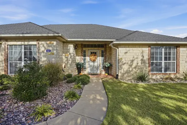 616 Parker Lane, Granbury, TX 76048