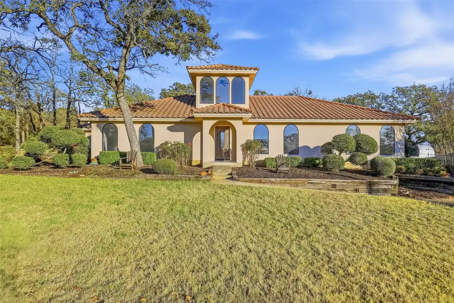 612 Shady Oaks Trail, Burleson, TX 76028 - Image #2