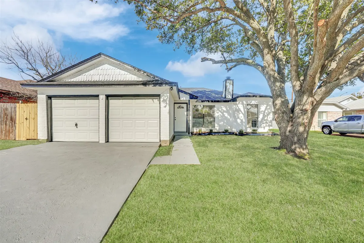 615 Red Coat Lane, Arlington, TX 76002 - Image #1