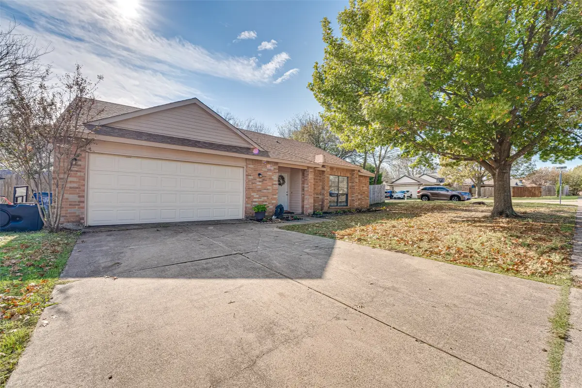 210 Wilshire Drive, Glenn Heights, TX 75154 - Image #1